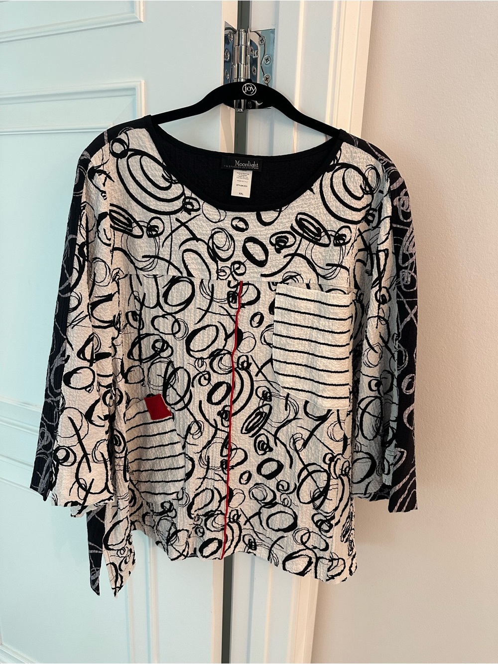 Women's Black and White Pull Over Top